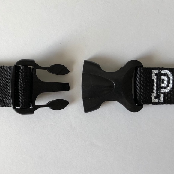 $13❤️New VS LOVE PINK iridescent Pink Fanny Pack - Picture 4 of 6